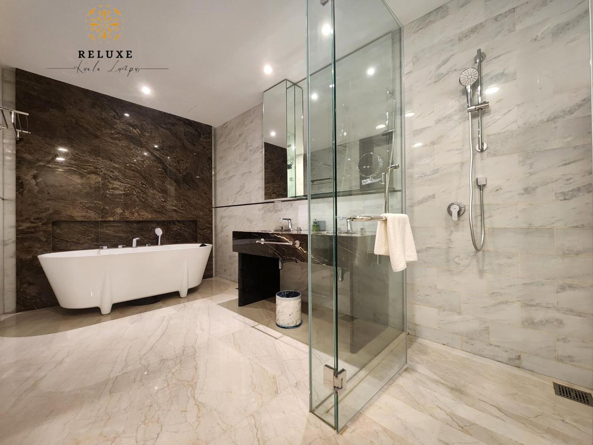 The Platinum 2 Klcc Premium Suite By Reluxe Kuala Lumpur Exterior photo